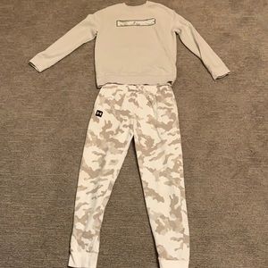 New never been worn under armour top and joggers